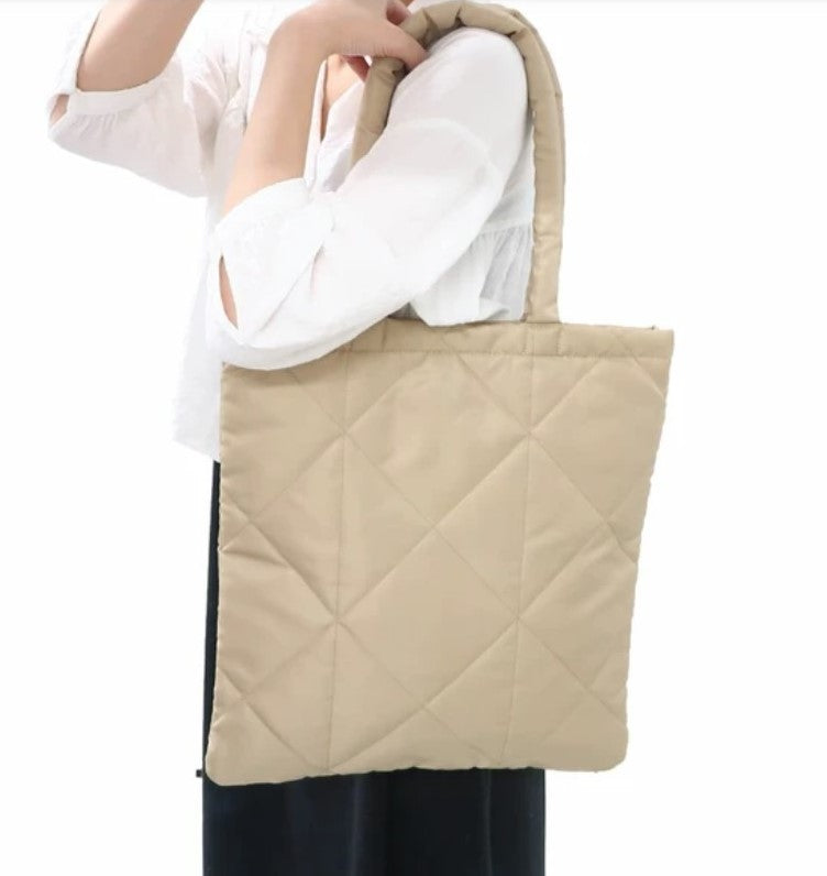 Pochacco, [手提袋] Pochacco 絎縫手提袋, SD產品編號：11958054, 購物滿$600可享免運費, 發貨日期: 約14個工作天